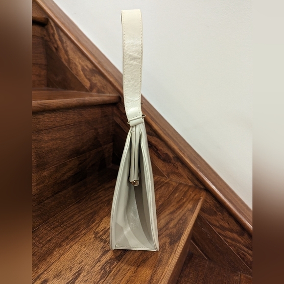 Vintage mid century ivory leather handbag. - Picture 4 of 13